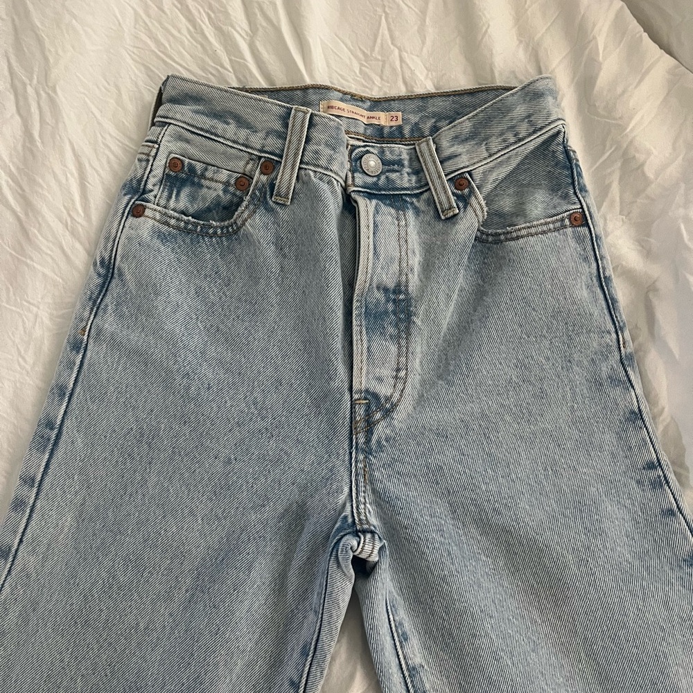 Levi’s Ribcage Ankle Straight